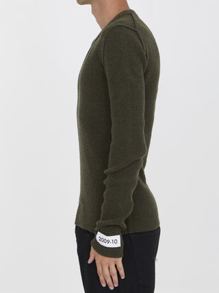 V-neckline Jumper