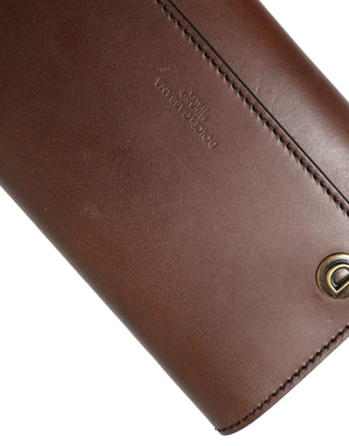 Chic Brown Leather Shoulder Bag With Gold Detailing