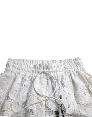 Chic High-waisted Lace Shorts In Pure White