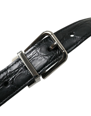 Elegant Leather Belt With Metal Buckle