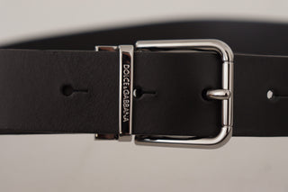 Elegant Black Leather Belt With Metal Buckle