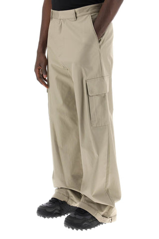 Wide-legged Cargo Pants With Ample Leg