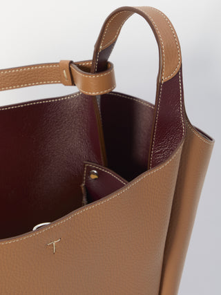 Medium Bucket Bag In Leather