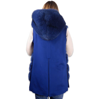 Elegant Sleeveless Wool Coat With Fox Fur Trim