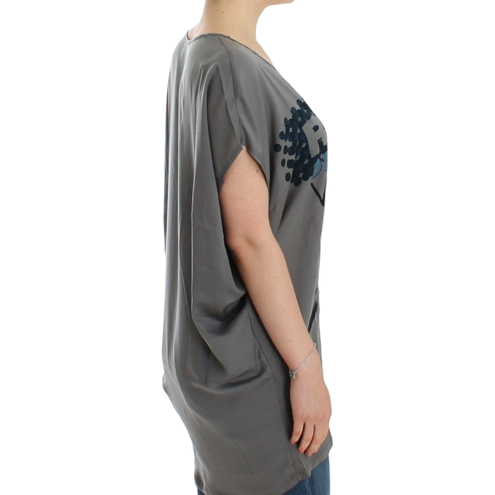 Gray V-neck long t-shirt