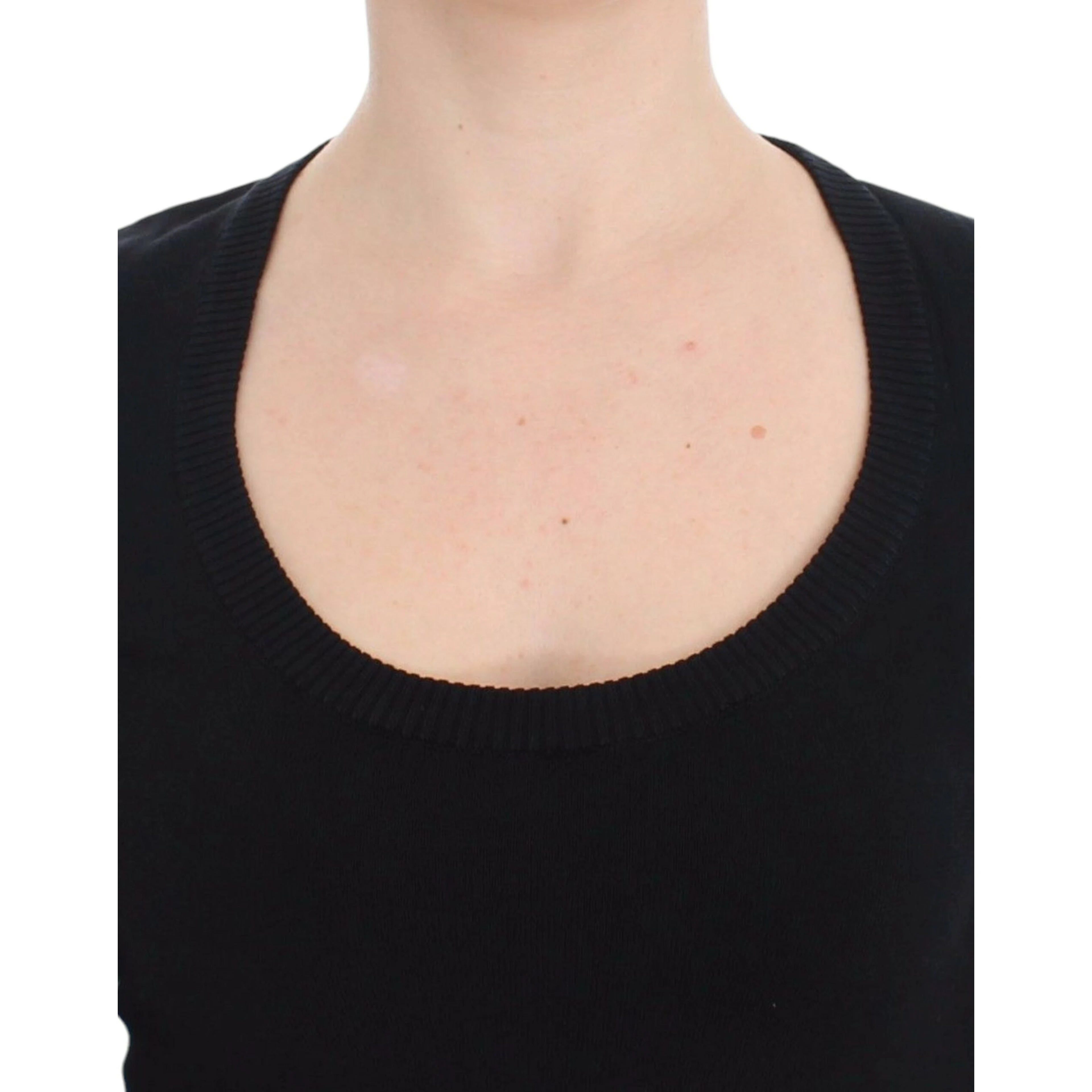 Black cashmere crewneck sweater pullover