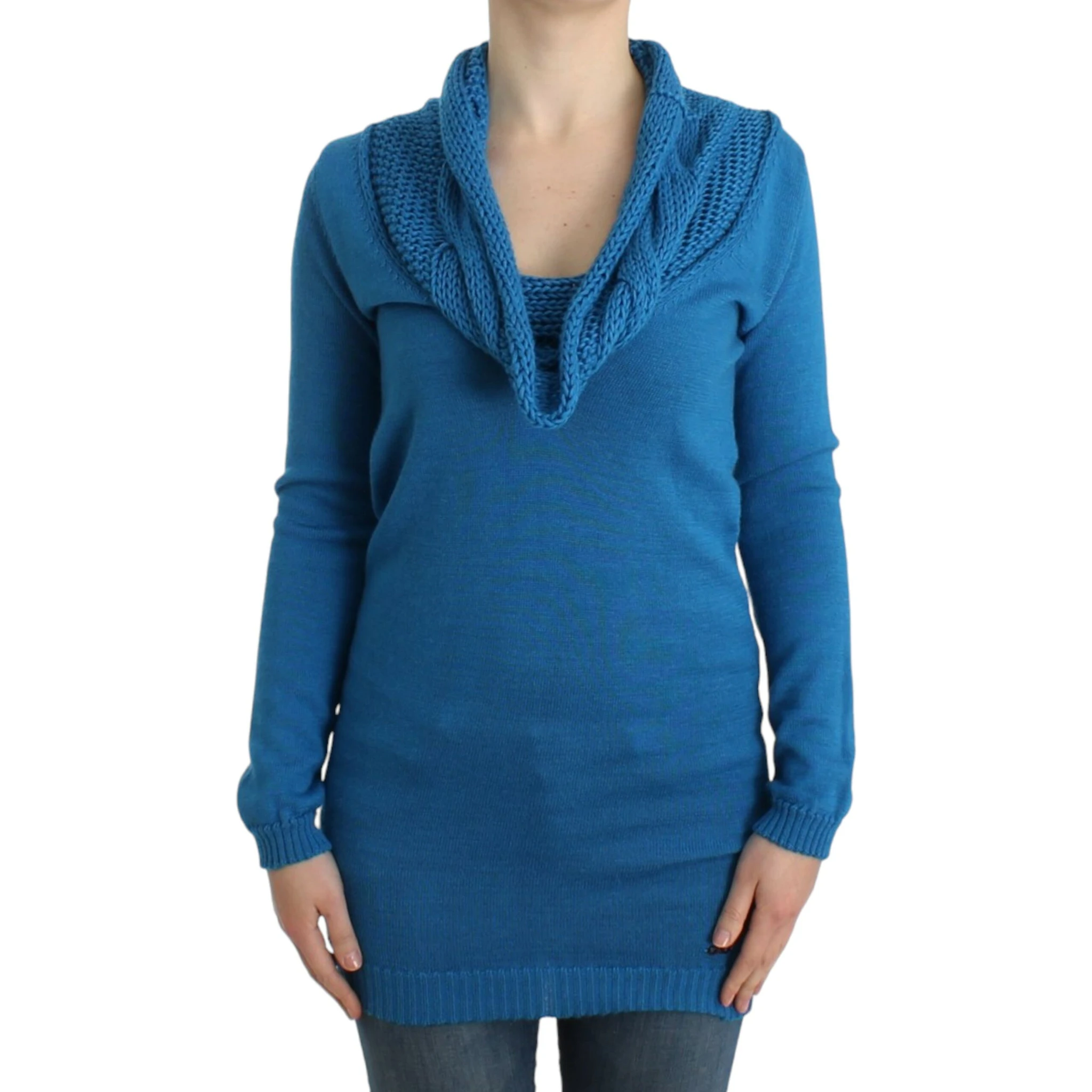 Blue knitted scoopneck sweater