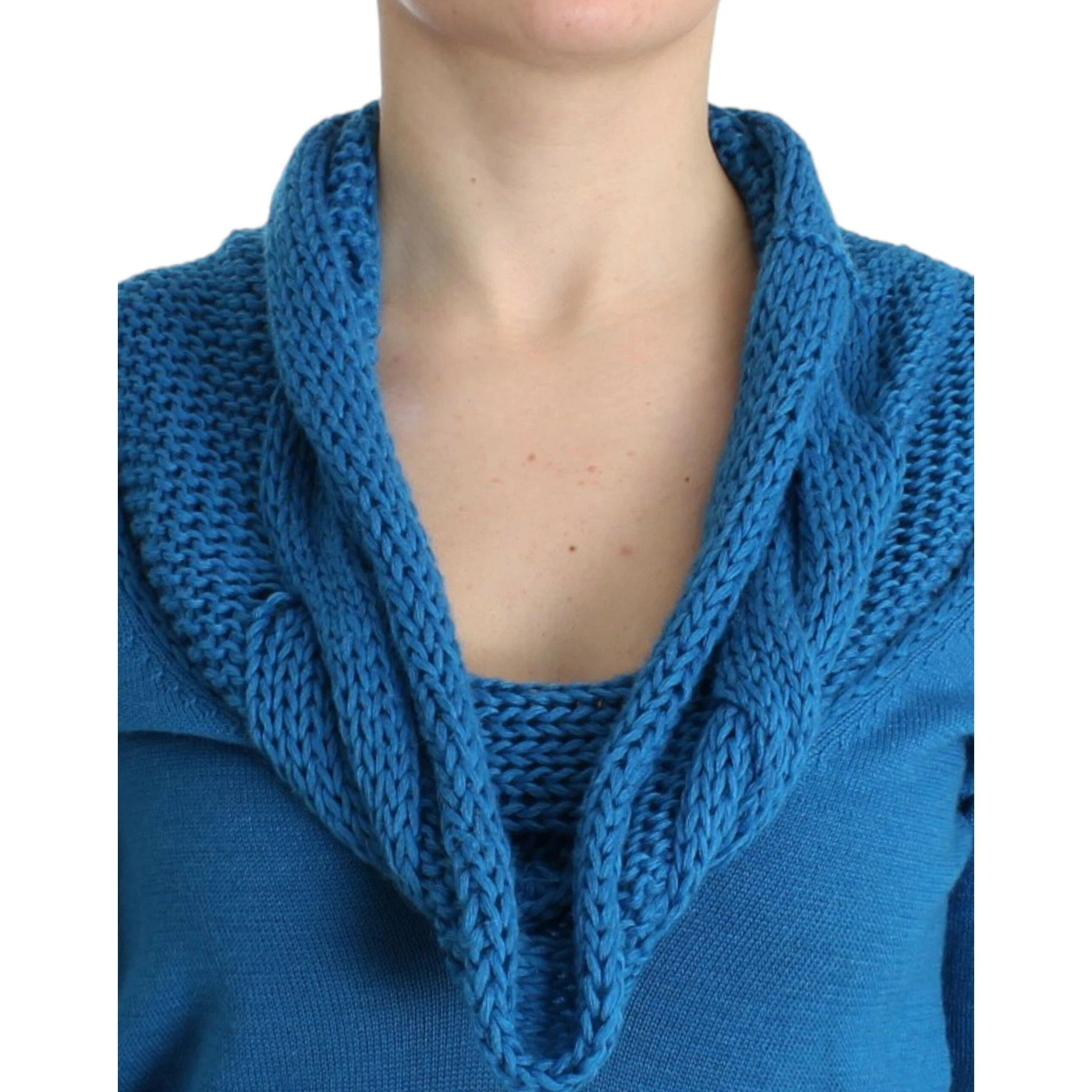 Blue knitted scoopneck sweater