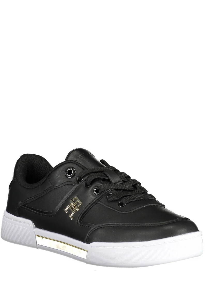 Low-top sneaker