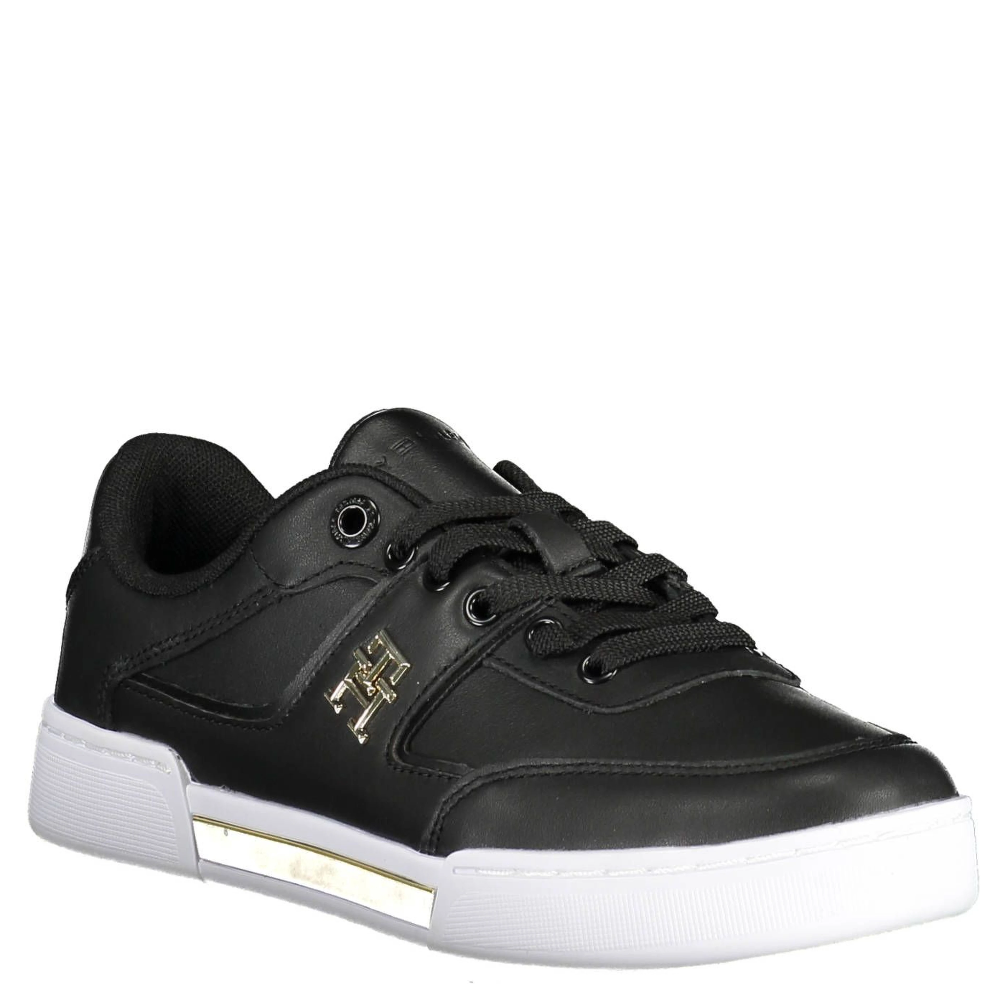 Low-top sneaker
