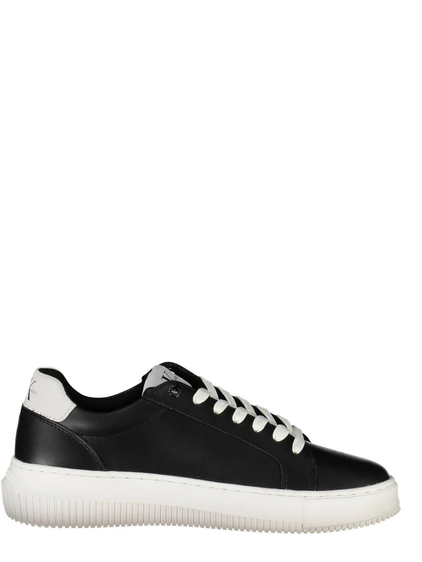 Low-top lace-up sneakers