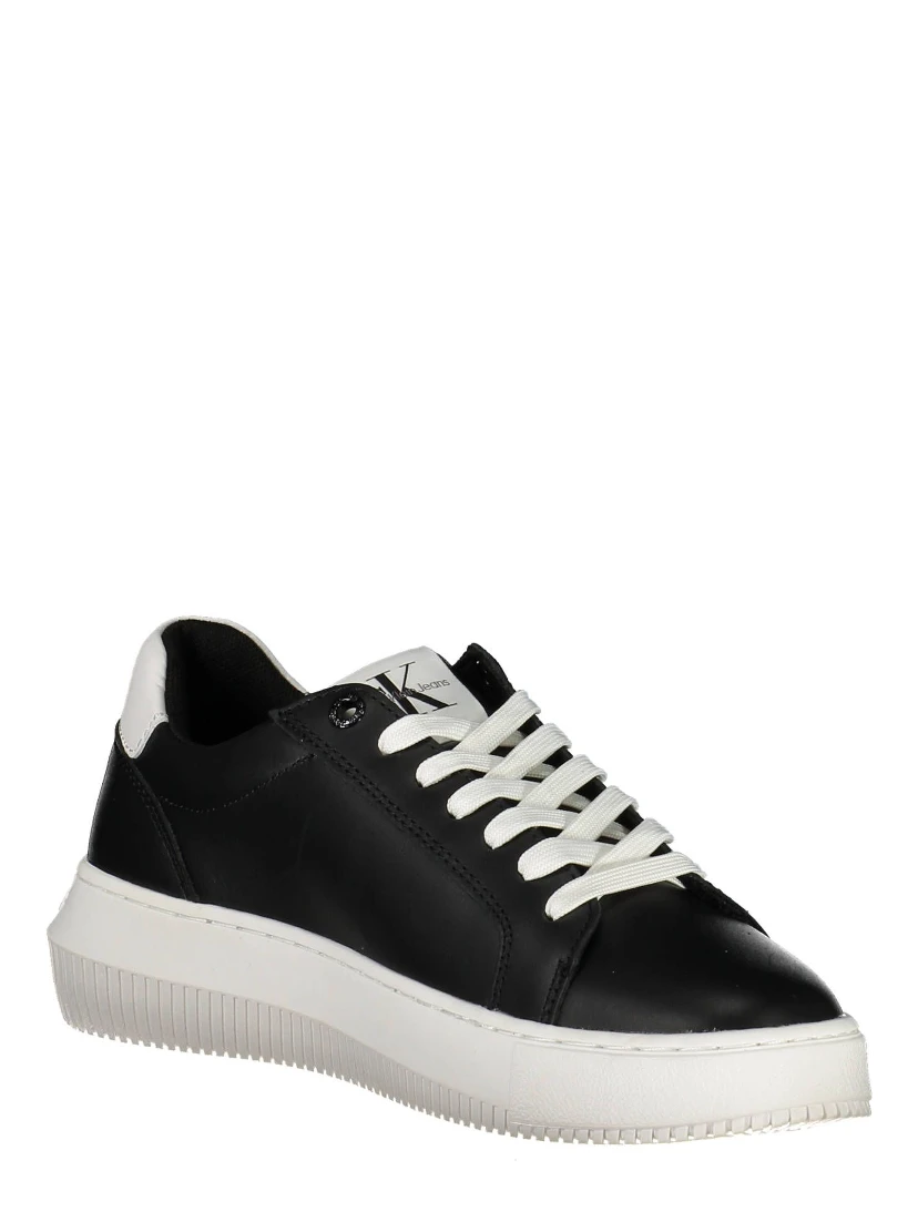 Low-top lace-up sneakers