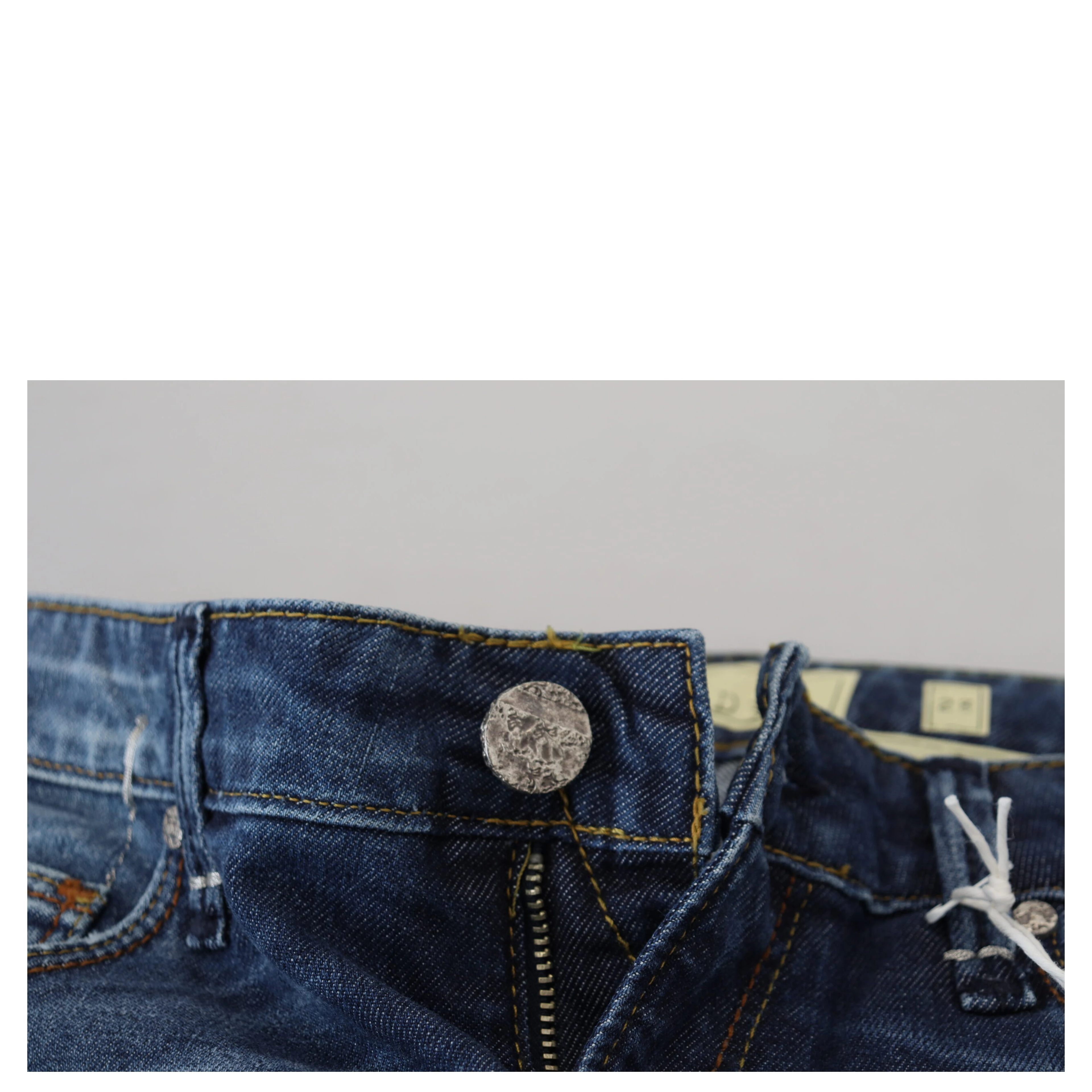 Blue Washed Cotton Slim Fit Women Denim Jeans