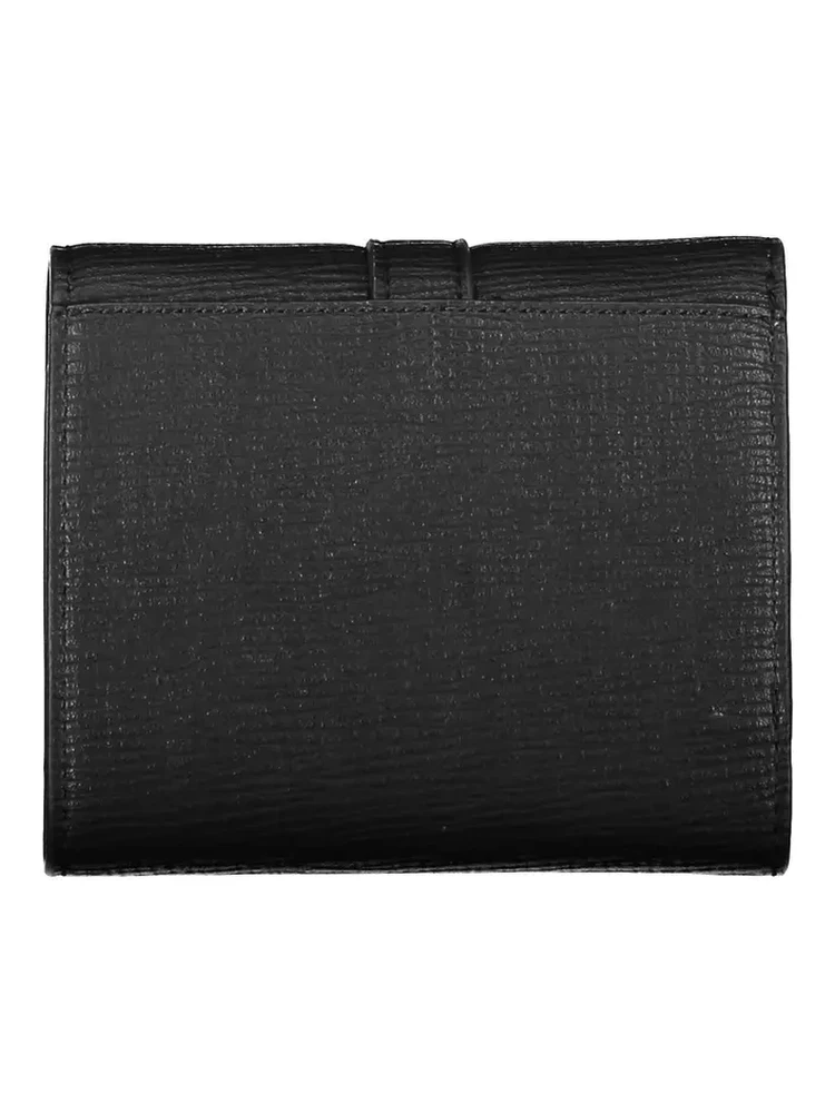 Women's trifold wallet in black alternative