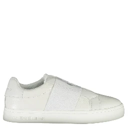 Elegant Trainer With Logo Detail