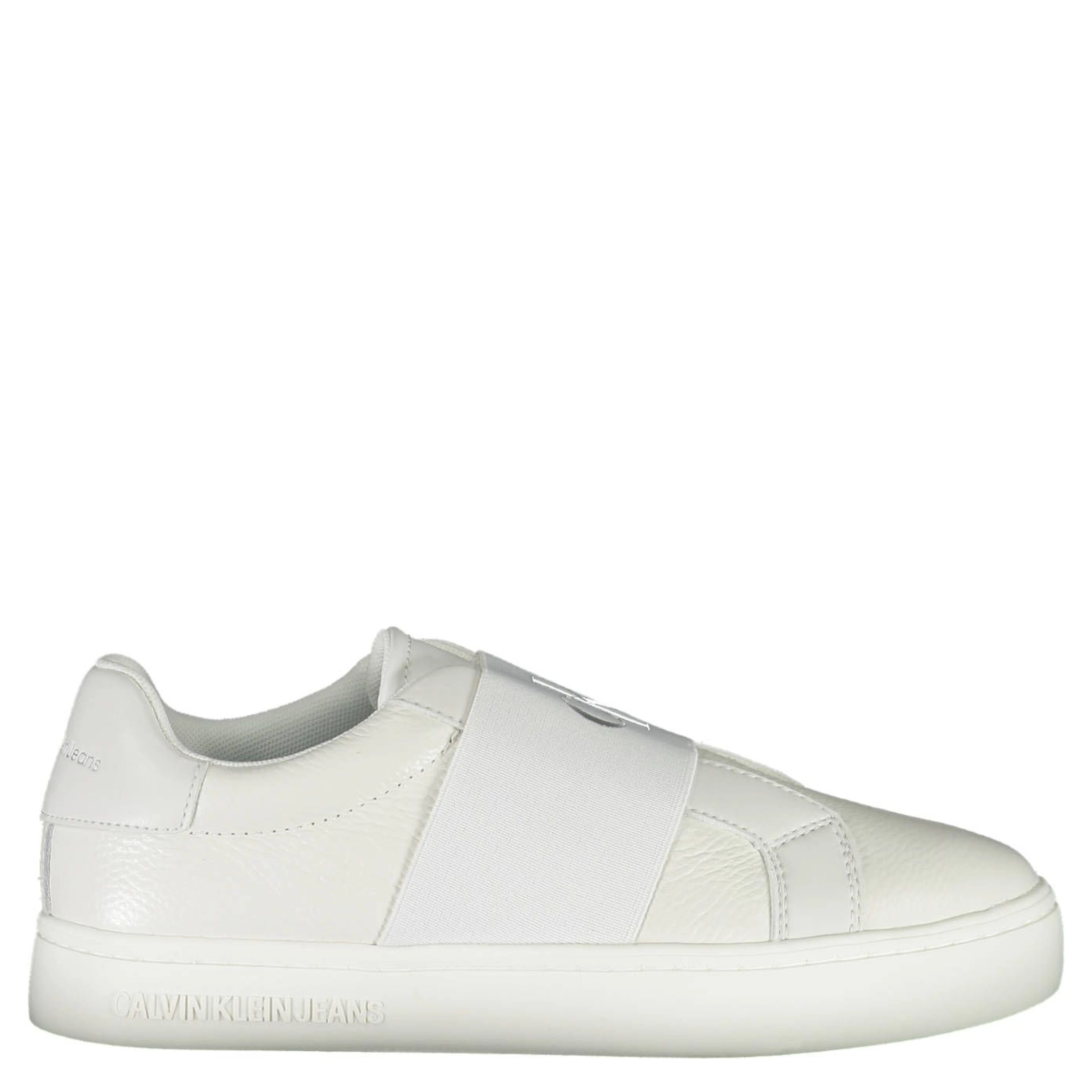 Elegant Trainer With Logo Detail