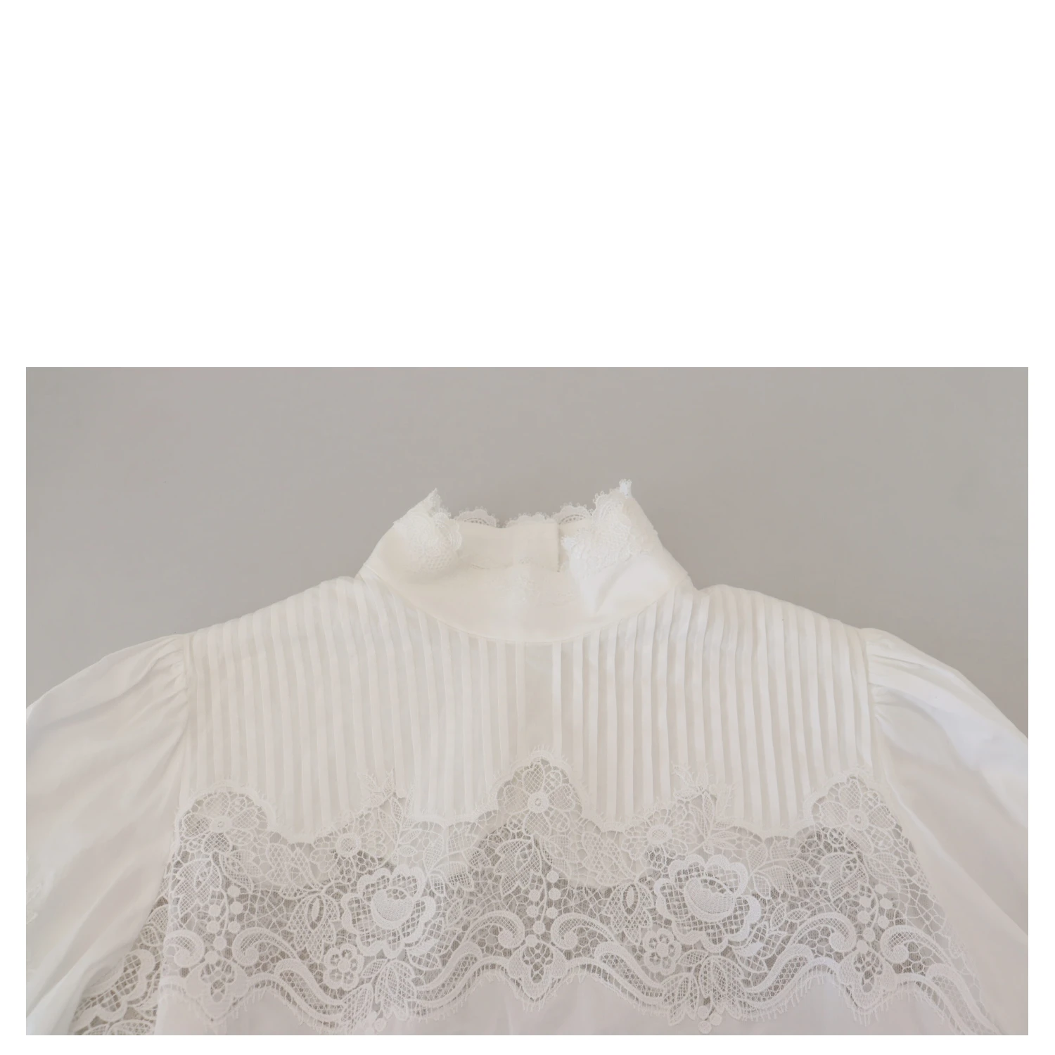 White Cotton Lace Trim Turtle Neck Blouse Top
