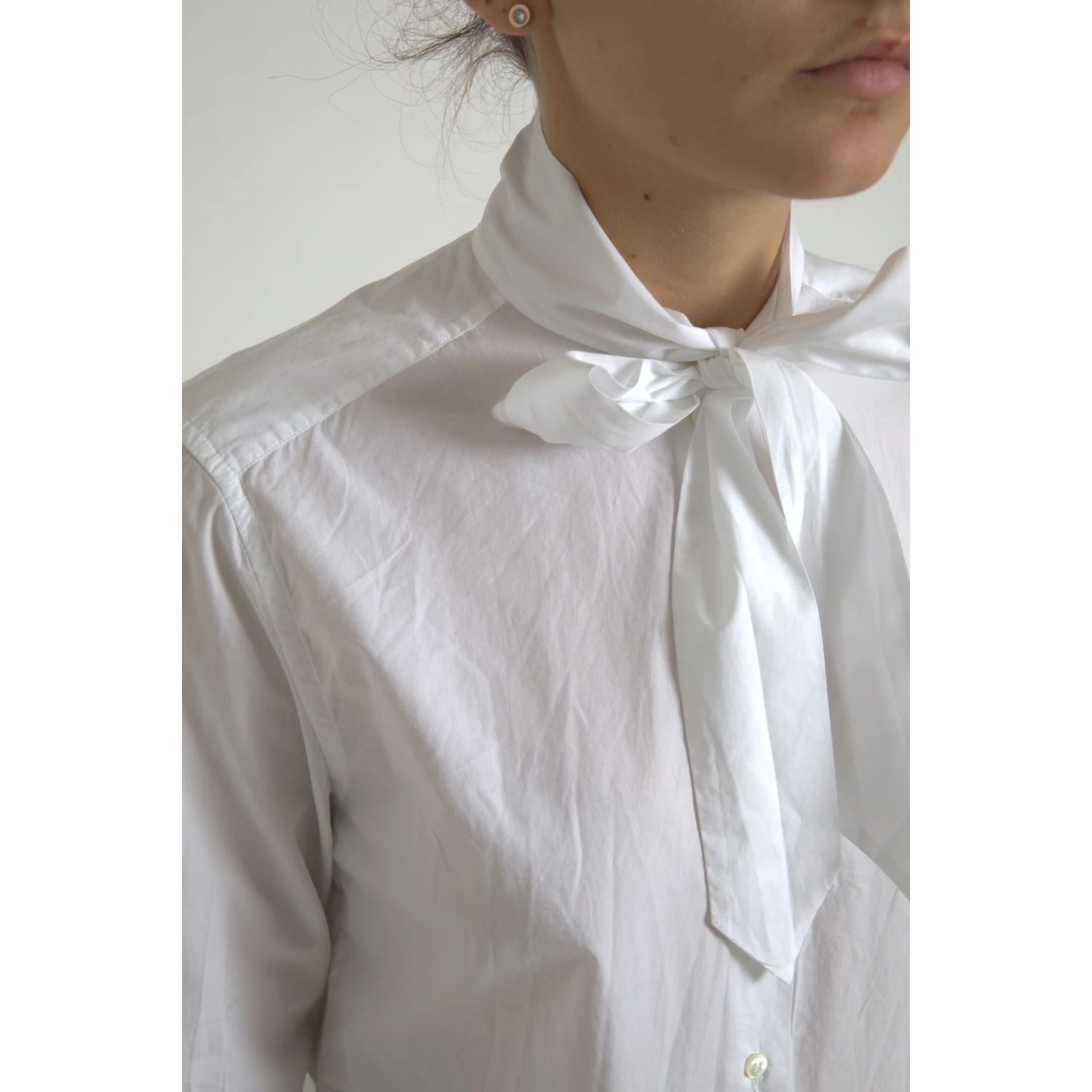 White Cotton Ascot Collar Long Sleeves Top