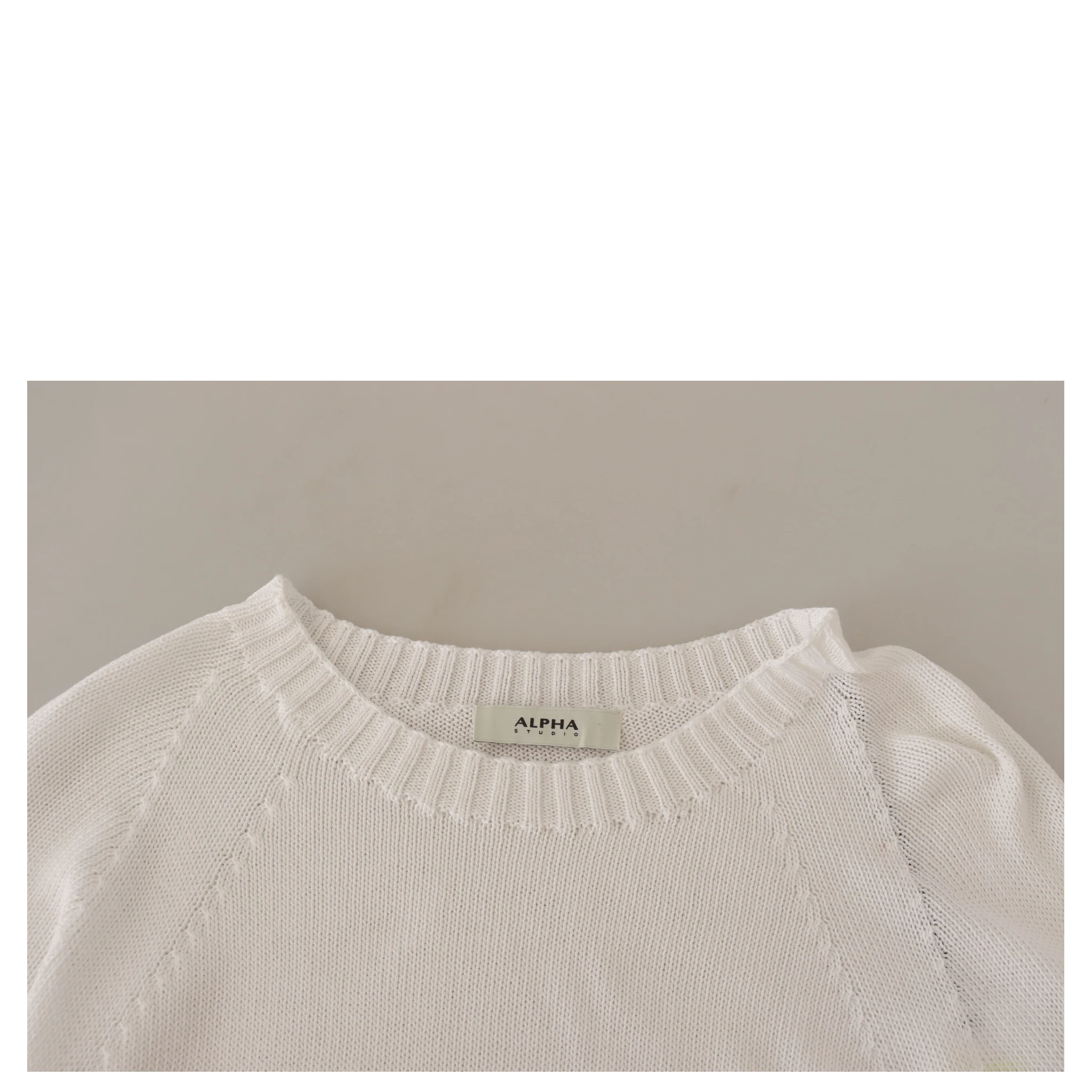 White Long Sleeves Crewneck Pullover Sweater