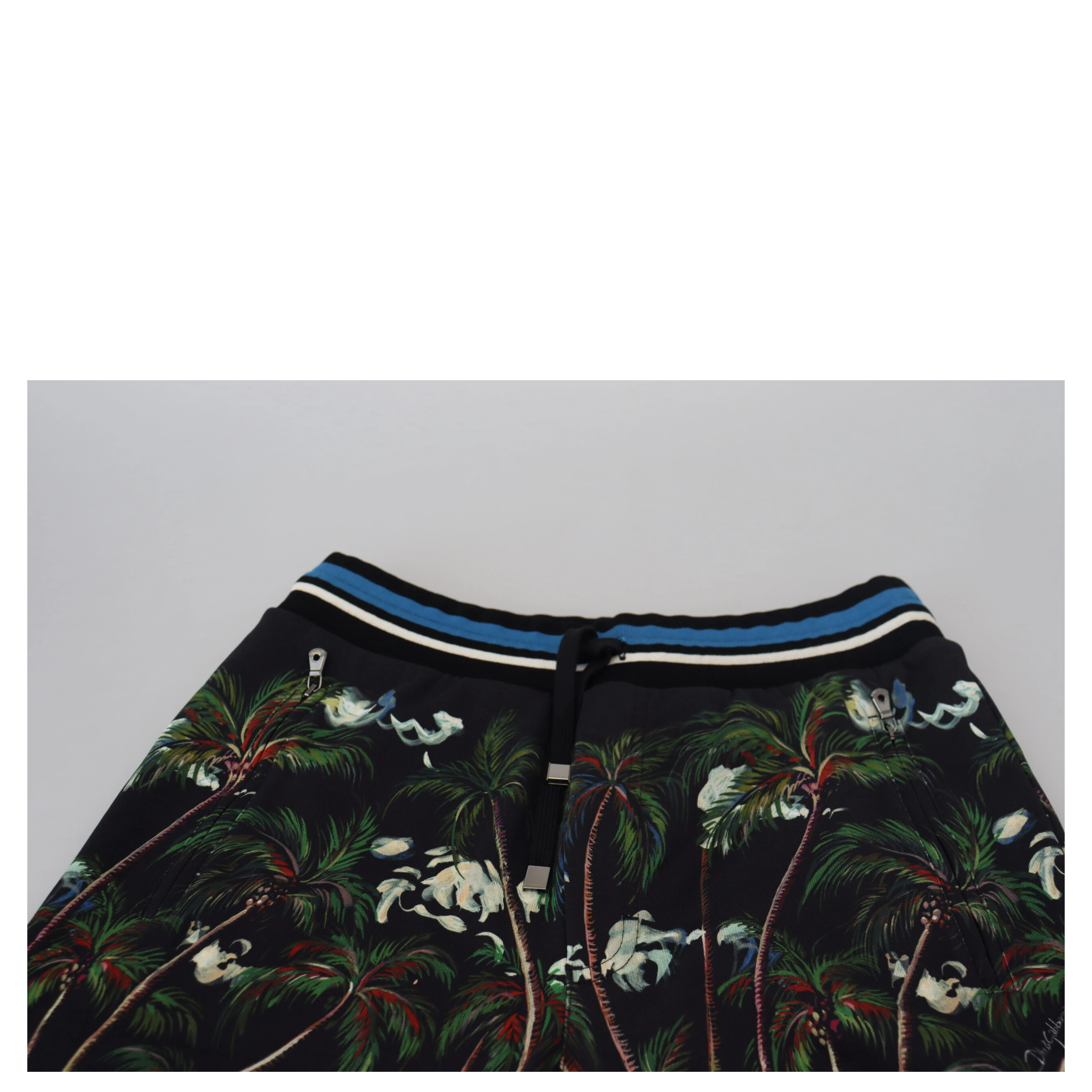 Black Cotton Volcano Print Casual Shorts