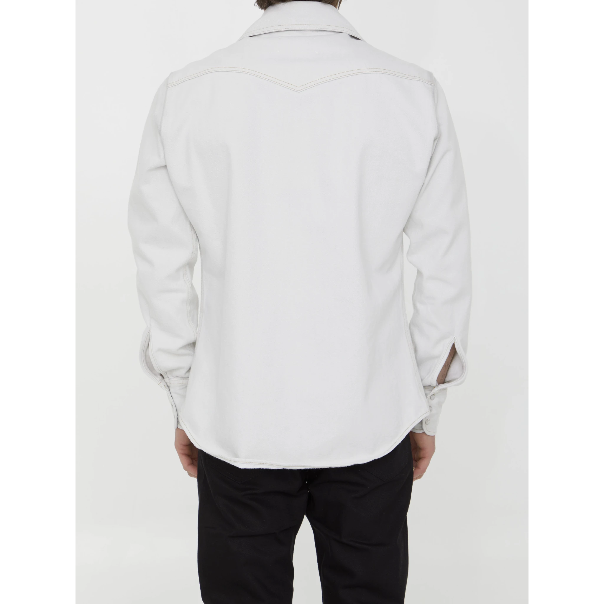 قميص من قماش الدنيم القطني