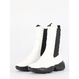 Interaction chelsea boots