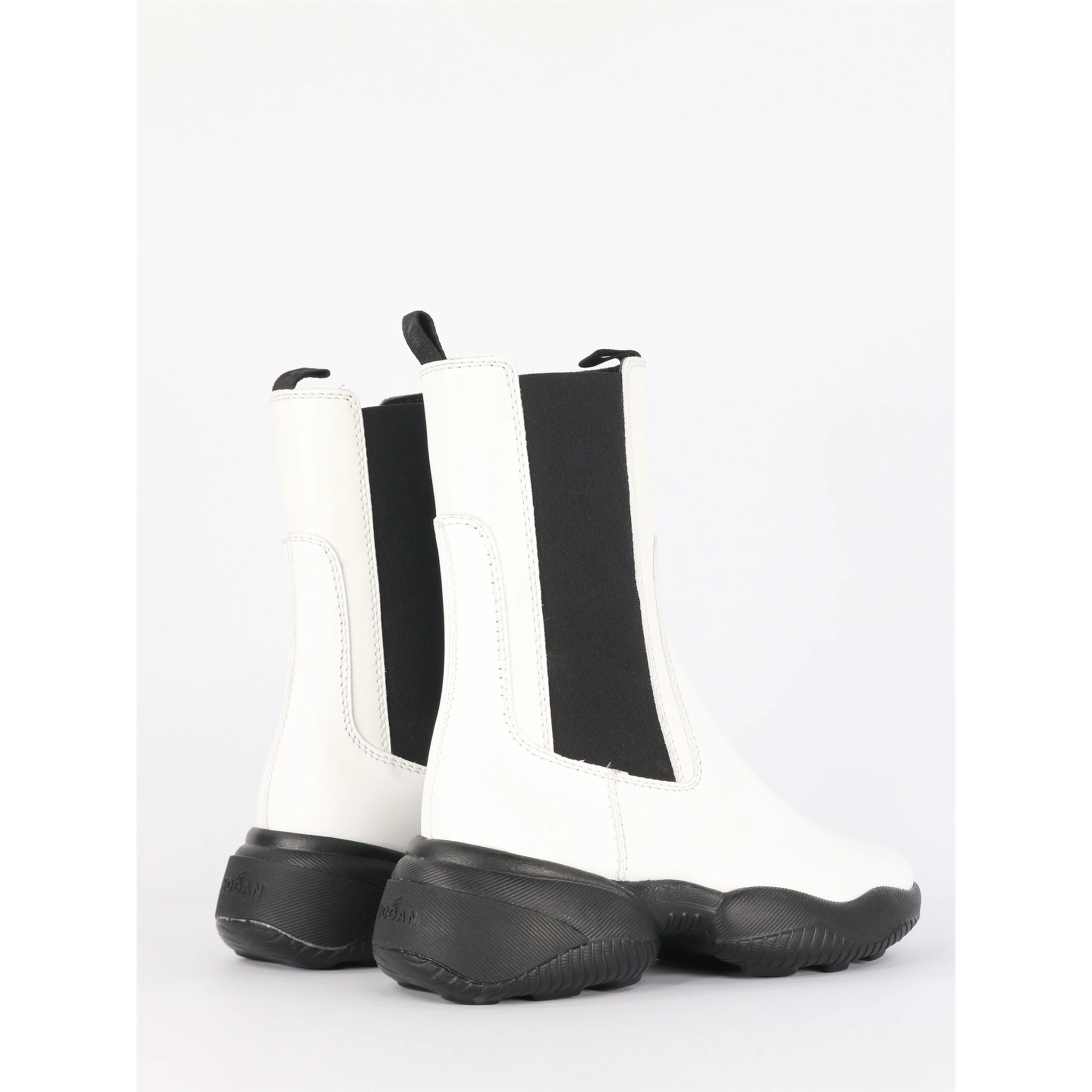 Interaction chelsea boots