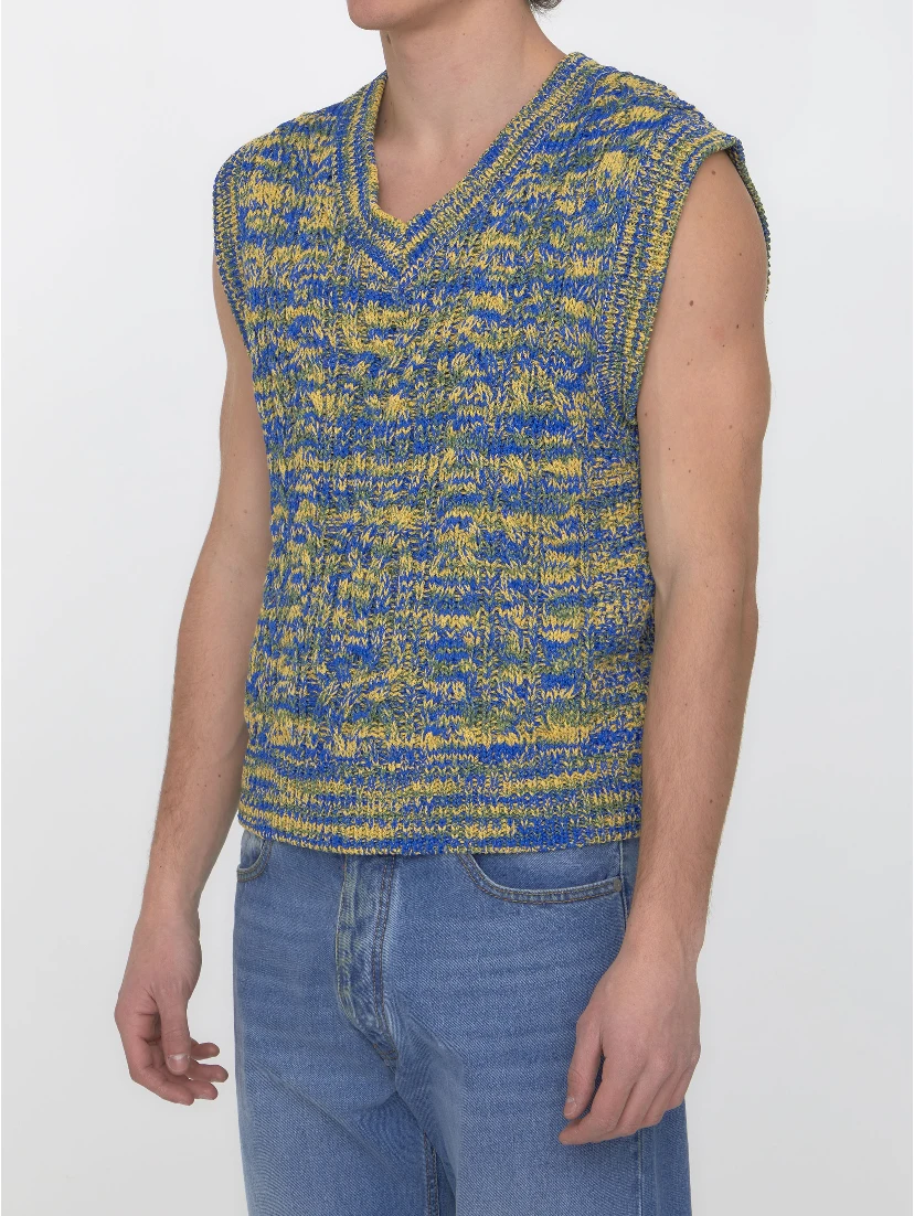Cable-knit vest