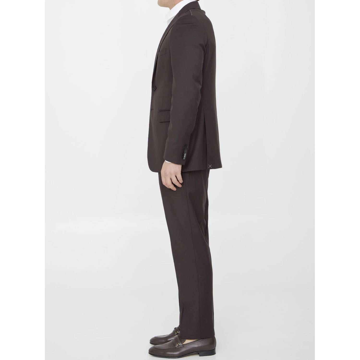 Suit in viscose blend