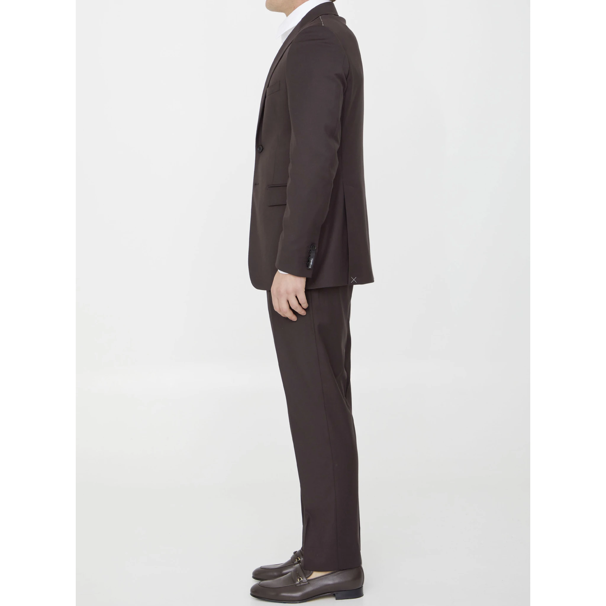 Suit in viscose blend