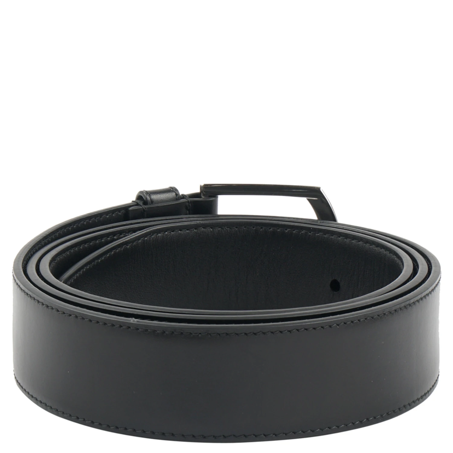 Polished buckle-fastening leather belt