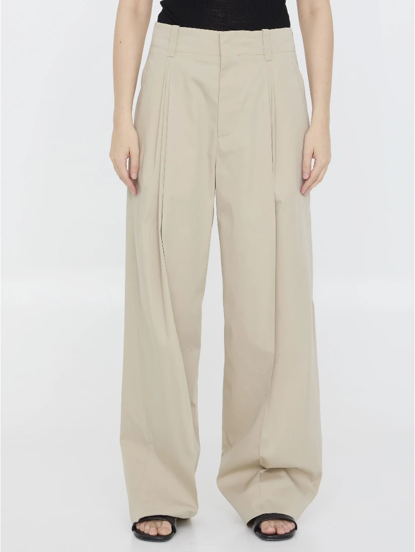 Pleated pants