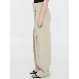 Pleated pants