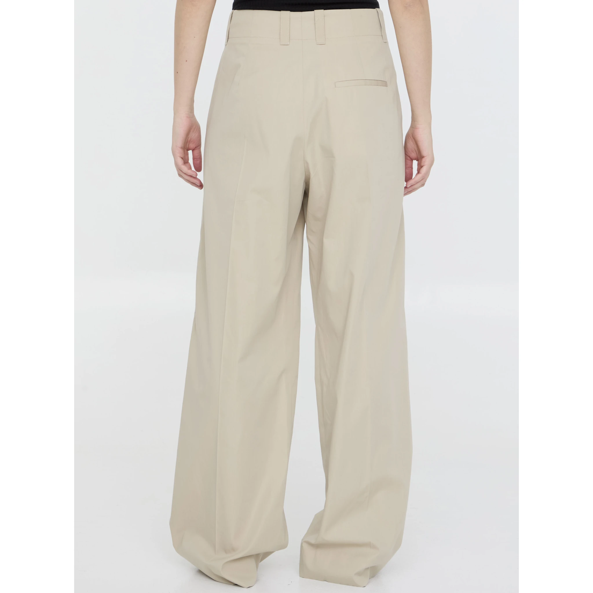 Pleated pants