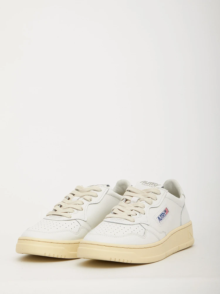 Autry 01 low-top sneaker alternative