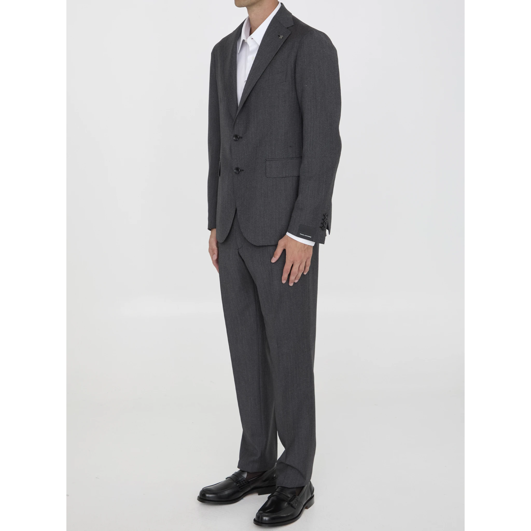 Two-piece suit in virgin wool