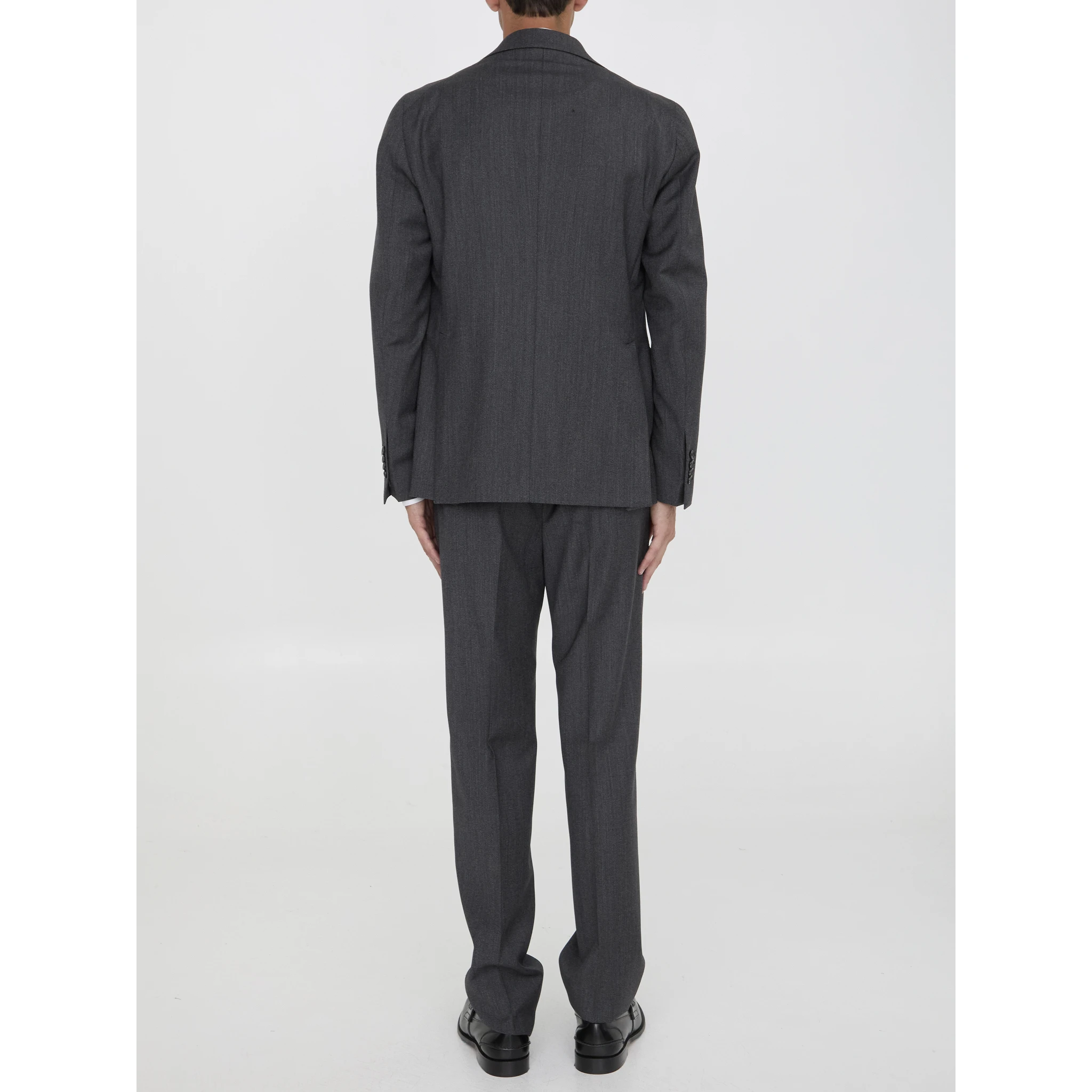 Two-piece suit in virgin wool