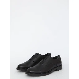 Lace-ups in black leather