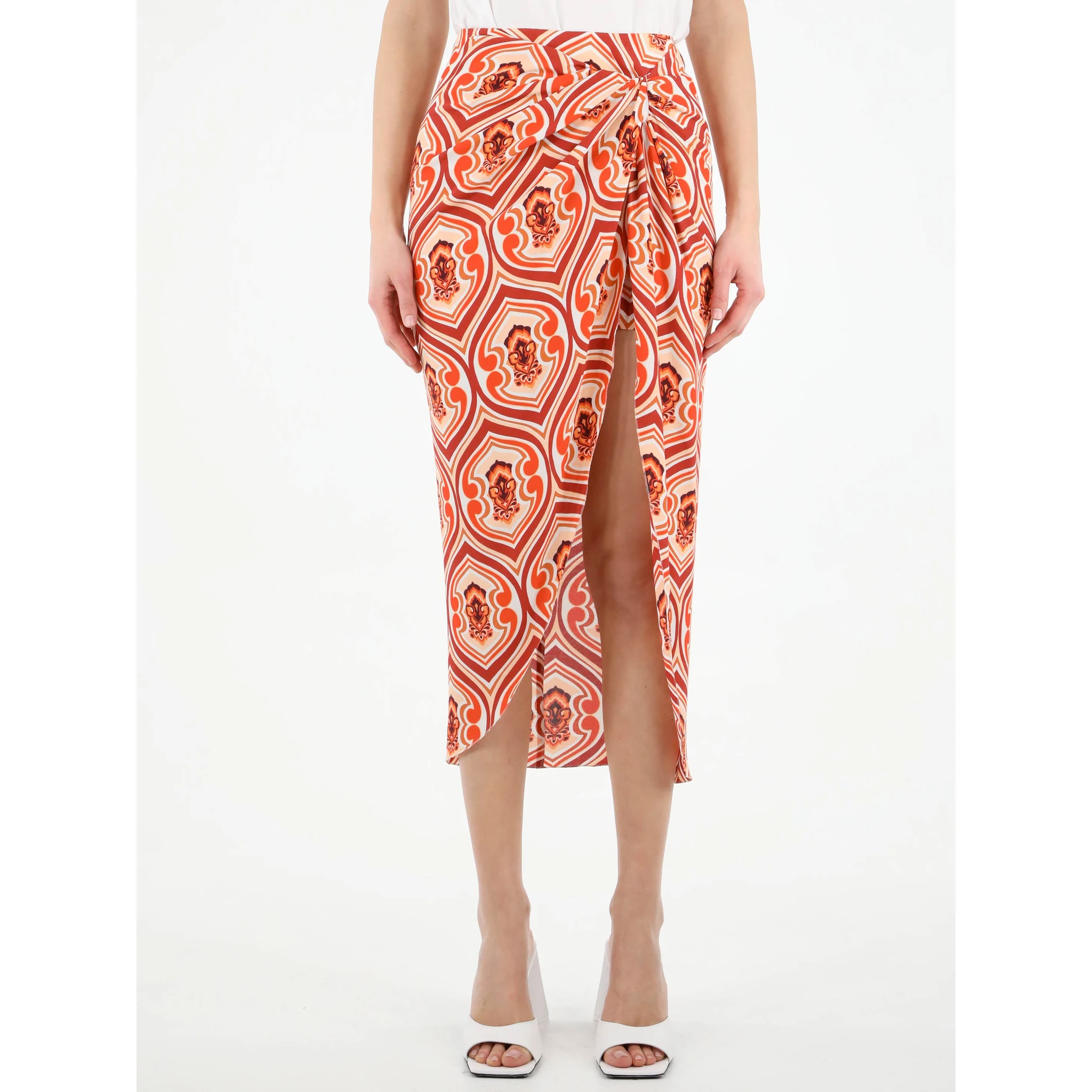 Sarong skirt with graphic print