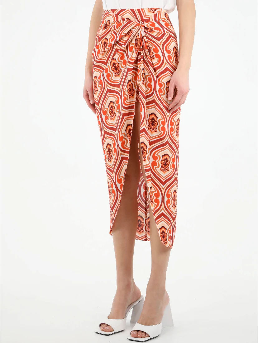 Sarong skirt with graphic print