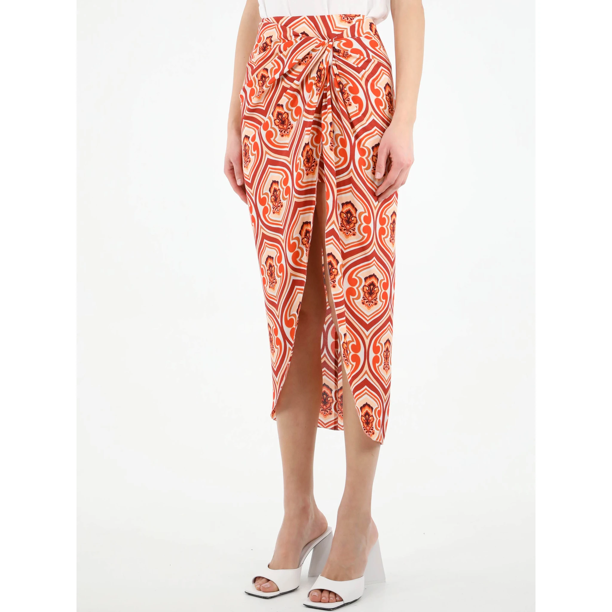 Sarong skirt with graphic print