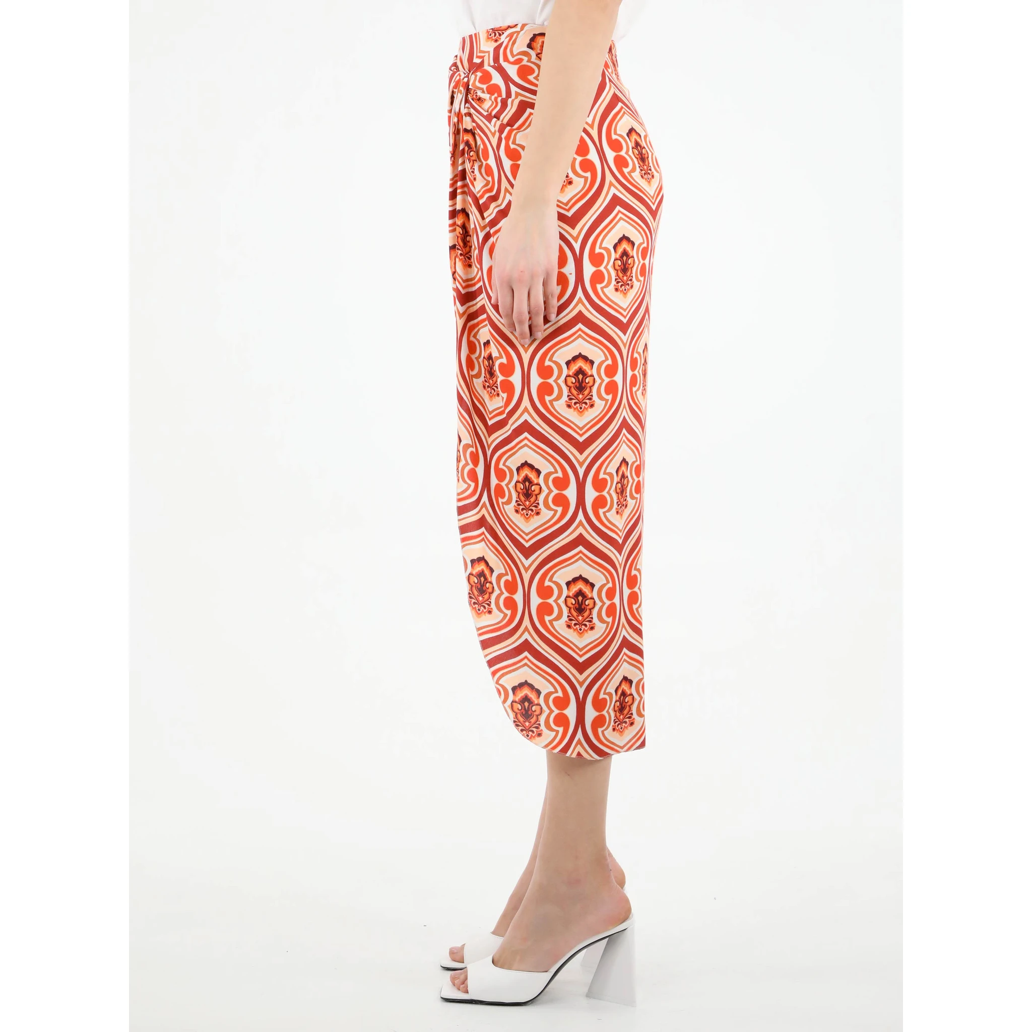 Sarong skirt with graphic print