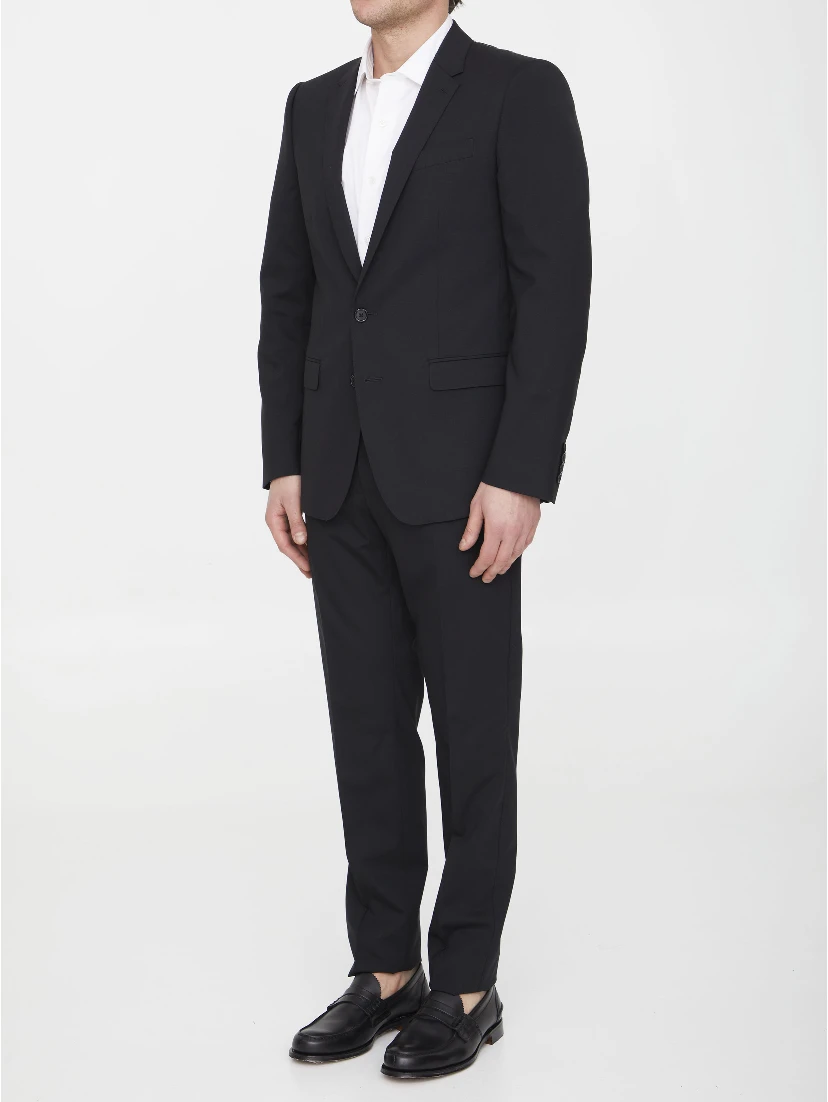Two-piece suit in black wool