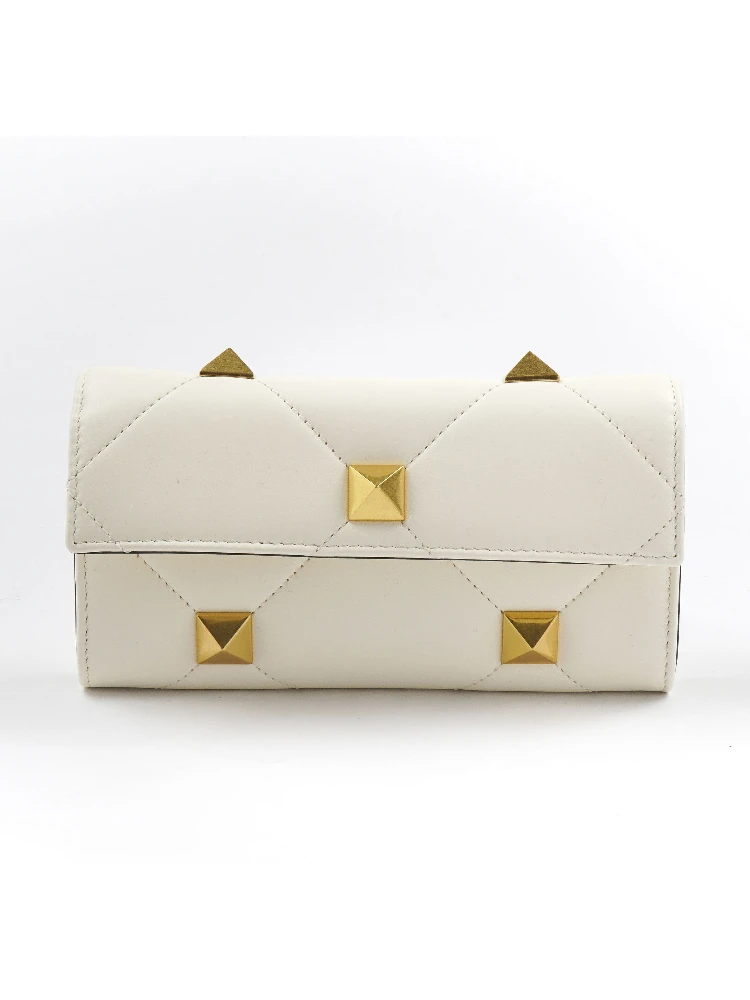 Rockstud Clutch