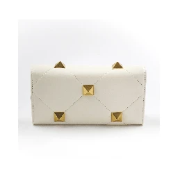 Rockstud Clutch