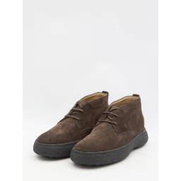 Desert boots in suede