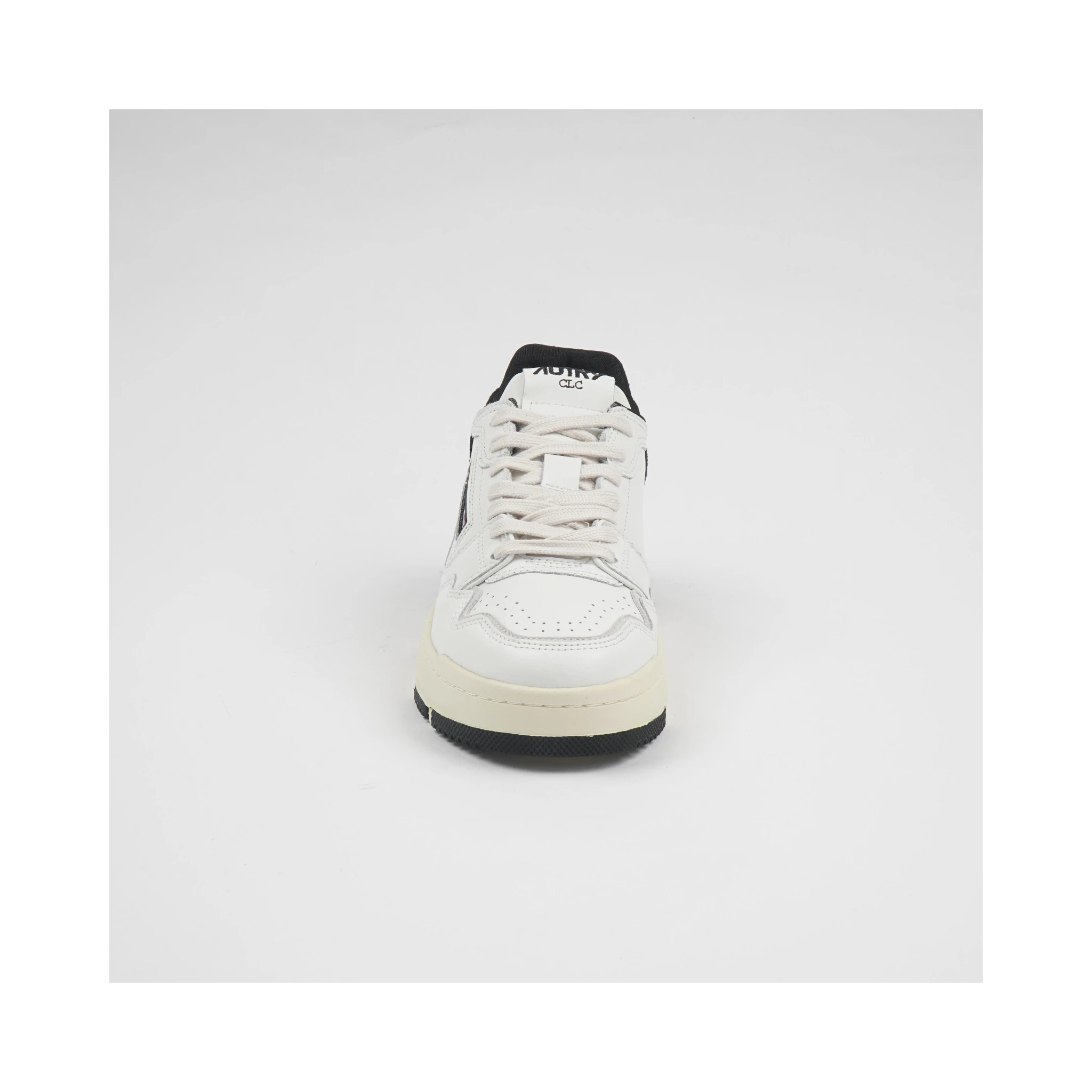 Action low-top leather sneaker