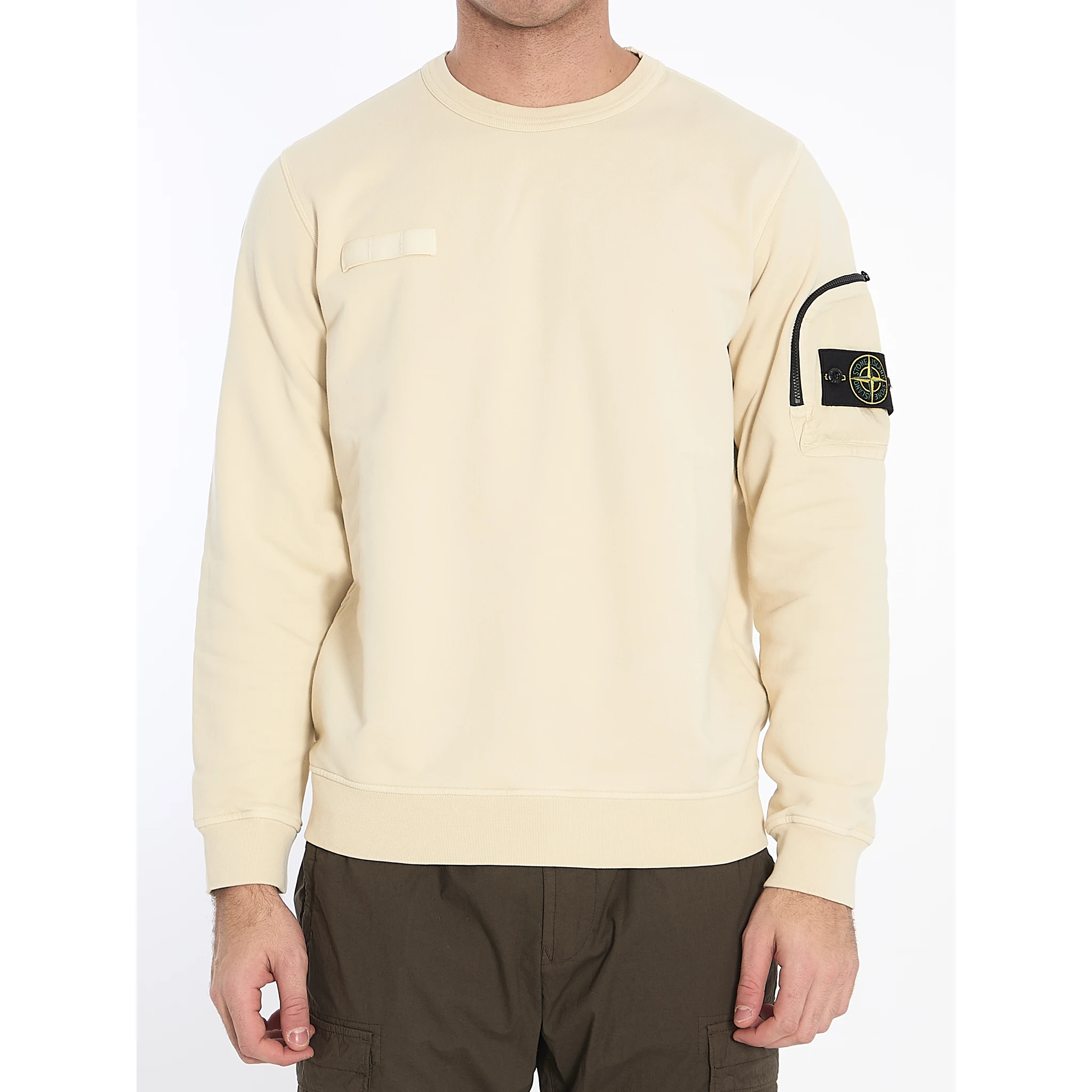 Sweatshirt with pocket