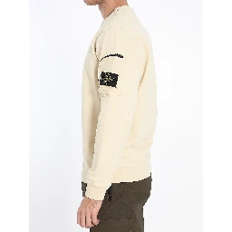 Sweatshirt with pocket