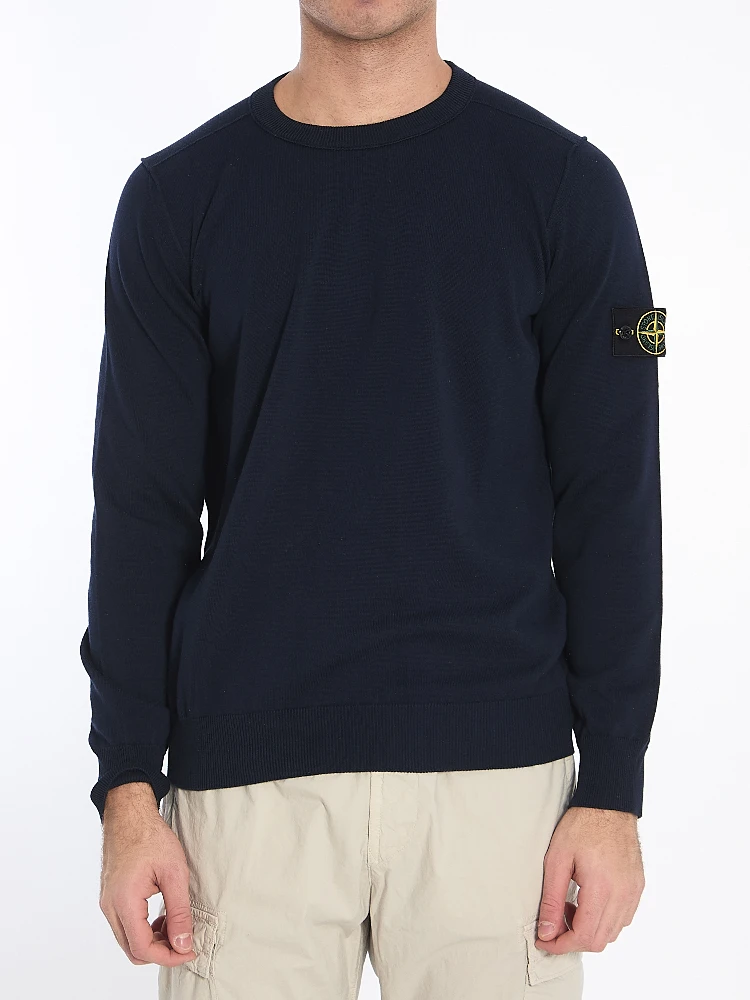 Crewneck sweater